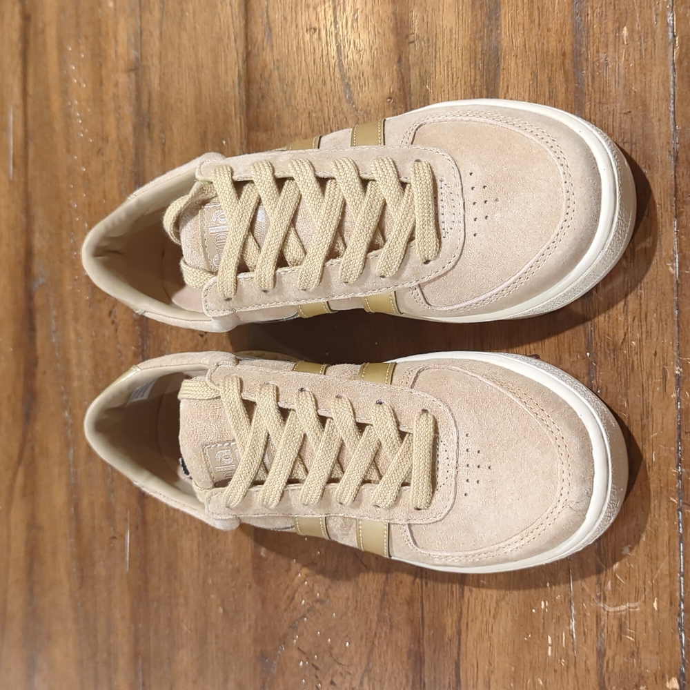 Gola Suede shoes size 7